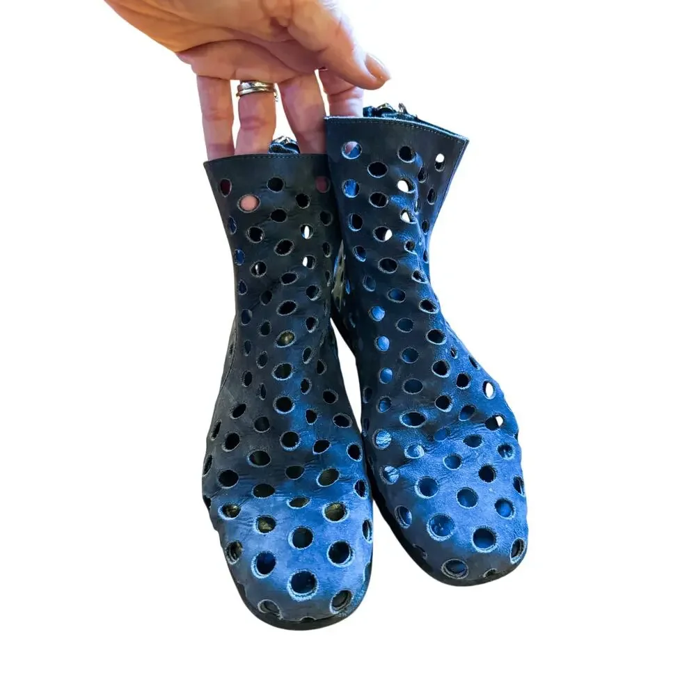 Arche Dato in Navy size 36